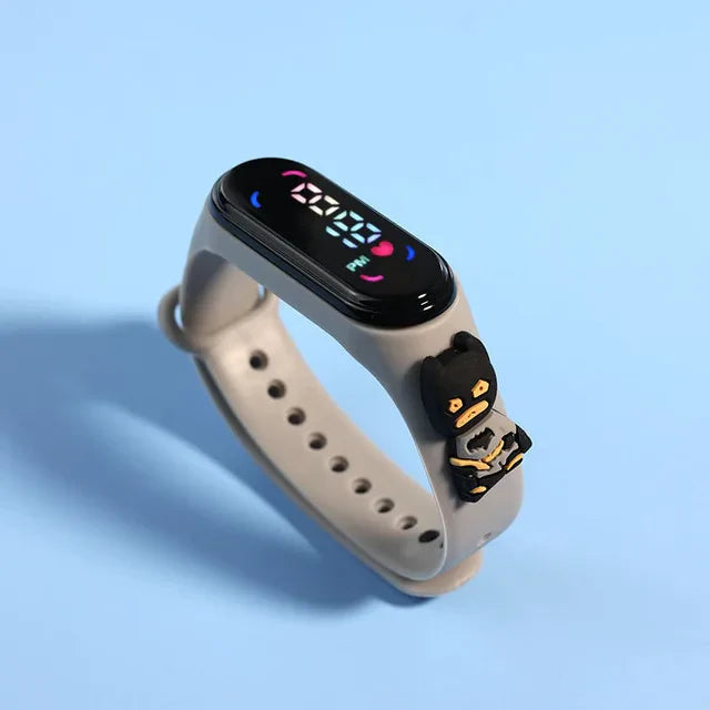 Relógio Herói – Toque, Brilhe e Salve o Dia